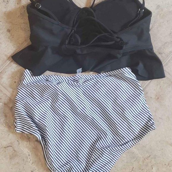 High Waisted Women's Bikini 2pc Set / NEW IN PKG / Size SMALL / Black & Striped - Picture 3 of 3